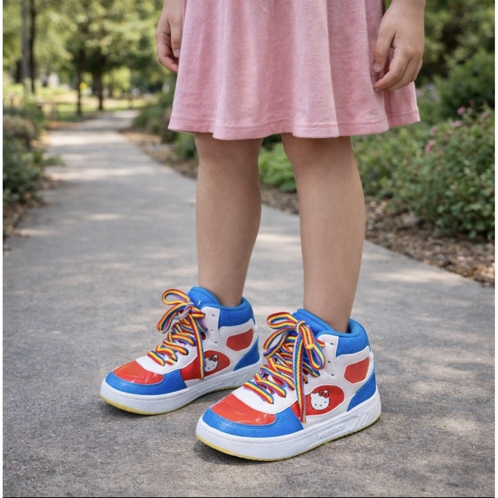 Hello Kitty Rezerve EX Heelys. Youth Size 4 Condition 10592 No Wheels!
